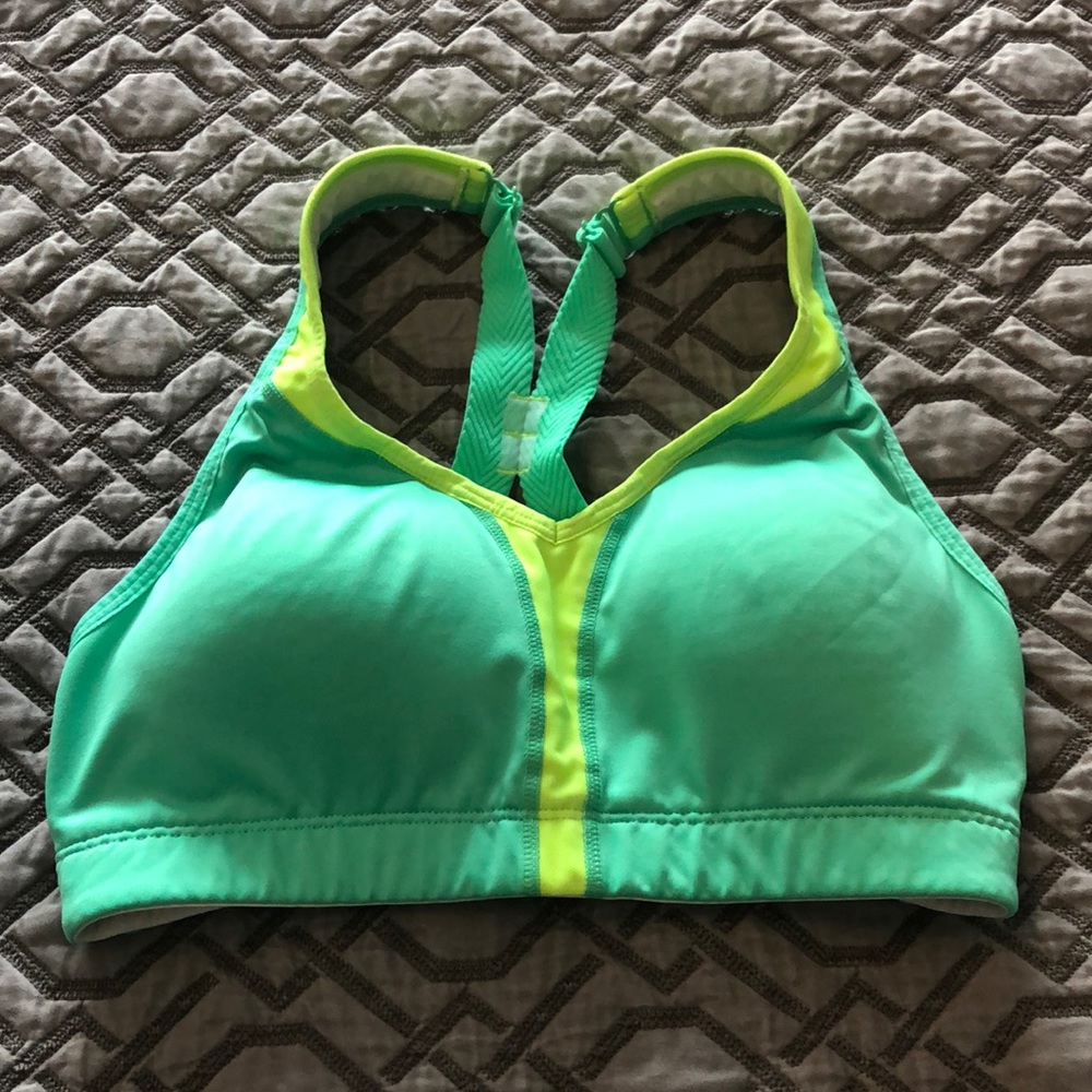 New Balance sports bra. Sz 34D